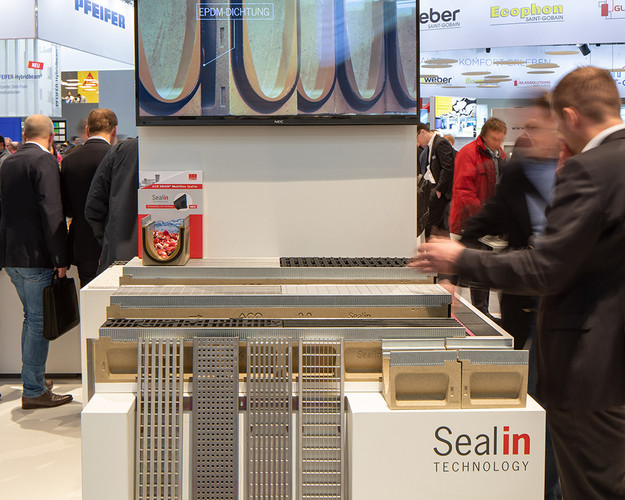 Auch die ACO Multiline Seal in Familie darf auf der Messe nicht fehlen