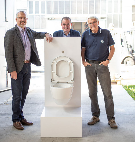The AVT 100 smart toilet developed by ACO Marine enables the networking of all the toilets on the cruise ships. From left to right: Lukas Kaisler, Jiři Loniček und Jiři Haberle