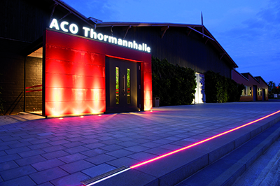 ACO Thormannhalle mit beleuchtetem Schriftzug