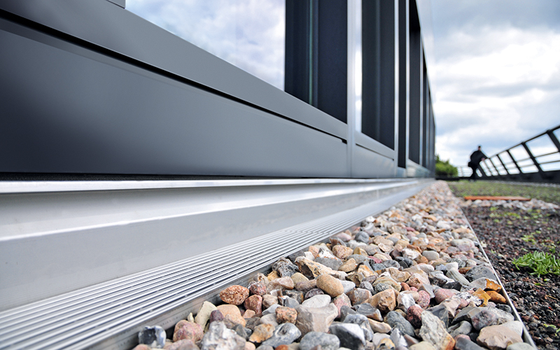 Profiline facade channel